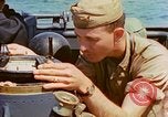 Standbild Kirche Service im Englischen Kanal, 1944, aus Sekunde 29 historischem Filmmaterial Videoclip 65675078097