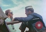 Standbild Kirche Service im Englischen Kanal, 1944, aus Sekunde 34 historischem Filmmaterial Videoclip 65675078097