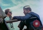 Standbild Kirche Service im Englischen Kanal, 1944, aus Sekunde 41 historischem Filmmaterial Videoclip 65675078097