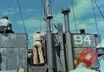 Standbild Kirche Service im Englischen Kanal, 1944, aus Sekunde 48 historischem Filmmaterial Videoclip 65675078097