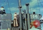 Standbild Kirche Service im Englischen Kanal, 1944, aus Sekunde 49 historischem Filmmaterial Videoclip 65675078097