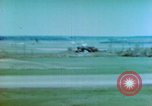 Standbild strafing Deutsche Ziele Deutschland, 1945, aus Sekunde 46 historischem Filmmaterial Videoclip 65675078102
