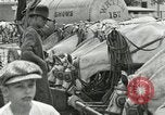 Image Le cirque arrive dans une ville en Amérique United States USA, 1919, de la seconde 30 séquences d'archives historiques vidéo 65675078133