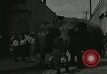 Image Le cirque arrive dans une ville en Amérique United States USA, 1919, de la seconde 36 séquences d'archives historiques vidéo 65675078133