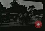 Image Le cirque arrive dans une ville en Amérique United States USA, 1919, de la seconde 62 séquences d'archives historiques vidéo 65675078133