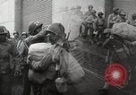 Standbild Afroamerikanische Soldaten in Zweiter Weltkrieg United States USA, 1945, aus Sekunde 22 historischem Filmmaterial Videoclip 65675078152