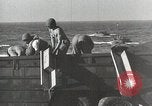 Standbild Afroamerikanische Soldaten in Zweiter Weltkrieg United States USA, 1945, aus Sekunde 36 historischem Filmmaterial Videoclip 65675078152