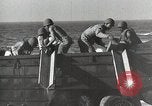 Standbild Afroamerikanische Soldaten in Zweiter Weltkrieg United States USA, 1945, aus Sekunde 37 historischem Filmmaterial Videoclip 65675078152