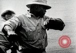Standbild Afroamerikanische Soldaten in Zweiter Weltkrieg United States USA, 1945, aus Sekunde 44 historischem Filmmaterial Videoclip 65675078152