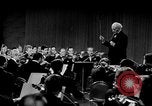 Standbild Arturo Toscanini United States USA, 1944, aus Sekunde 53 historischem Filmmaterial Videoclip 65675078154