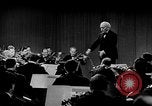 Standbild Arturo Toscanini United States USA, 1944, aus Sekunde 56 historischem Filmmaterial Videoclip 65675078154