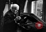 Standbild Arturo Toscanini United States USA, 1944, aus Sekunde 19 historischem Filmmaterial Videoclip 65675078155