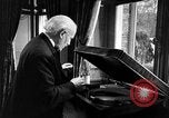 Standbild Arturo Toscanini United States USA, 1944, aus Sekunde 21 historischem Filmmaterial Videoclip 65675078155