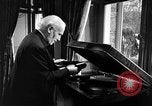 Standbild Arturo Toscanini United States USA, 1944, aus Sekunde 22 historischem Filmmaterial Videoclip 65675078155