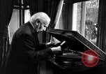 Standbild Arturo Toscanini United States USA, 1944, aus Sekunde 23 historischem Filmmaterial Videoclip 65675078155