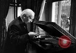 Standbild Arturo Toscanini United States USA, 1944, aus Sekunde 24 historischem Filmmaterial Videoclip 65675078155