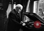 Standbild Arturo Toscanini United States USA, 1944, aus Sekunde 40 historischem Filmmaterial Videoclip 65675078155