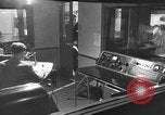 Standbild Arturo Toscanini dirigiert die NBC Symphony New York United States USA, 1944, aus Sekunde 13 historischem Filmmaterial Videoclip 65675078156