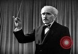 Standbild Arturo Toscanini New York United States USA, 1944, aus Sekunde 31 historischem Filmmaterial Videoclip 65675078157