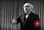 Standbild Arturo Toscanini New York United States USA, 1944, aus Sekunde 35 historischem Filmmaterial Videoclip 65675078157