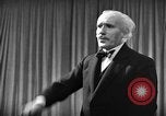 Standbild Arturo Toscanini New York United States USA, 1944, aus Sekunde 57 historischem Filmmaterial Videoclip 65675078157