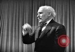 Standbild Arturo Toscanini New York United States USA, 1944, aus Sekunde 58 historischem Filmmaterial Videoclip 65675078157