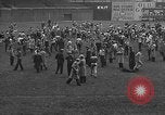 Image concours annuel de lutte pour les étudiants de première et deuxième année Brooklyn New York City USA, 1932, de la seconde 46 séquences d'archives historiques vidéo 65675078171