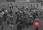 Image concours annuel de lutte pour les étudiants de première et deuxième année Brooklyn New York City USA, 1932, de la seconde 51 séquences d'archives historiques vidéo 65675078171
