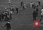 Image concours annuel de lutte pour les étudiants de première et deuxième année Brooklyn New York City USA, 1932, de la seconde 56 séquences d'archives historiques vidéo 65675078171