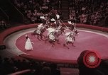 Immagine di Pat Nixon al Circo di Mosca Mosca Russia Unione Sovietica, 1972, secondo 45 filmato di repertorio 65675078186