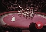 Immagine di Pat Nixon al Circo di Mosca Mosca Russia Unione Sovietica, 1972, secondo 47 filmato di repertorio 65675078186