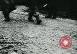 Standbild Battle of Bulge europäische Theater, 1945, aus Sekunde 23 historischem Filmmaterial Videoclip 65675078190