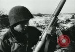 Standbild Battle of Bulge europäische Theater, 1945, aus Sekunde 44 historischem Filmmaterial Videoclip 65675078190