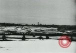 Standbild Battle of Bulge europäische Theater, 1945, aus Sekunde 48 historischem Filmmaterial Videoclip 65675078190
