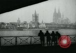 Standbild Die amerikanischen Streitkräfte im Bodenkampf in Deutschland Deutschland, 1945, aus Sekunde 26 historischem Filmmaterial Videoclip 65675078194