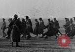 Standbild deutschen Gefangenen Nordafrika, 1943, aus Sekunde 3 historischem Filmmaterial Videoclip 65675078195