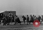 Standbild deutschen Gefangenen Nordafrika, 1943, aus Sekunde 13 historischem Filmmaterial Videoclip 65675078195