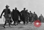 Standbild deutschen Gefangenen Nordafrika, 1943, aus Sekunde 54 historischem Filmmaterial Videoclip 65675078195