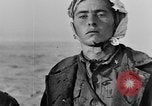 Standbild deutschen Gefangenen Nordafrika, 1943, aus Sekunde 59 historischem Filmmaterial Videoclip 65675078195
