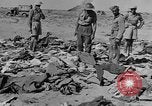 Standbild der britischen Armee 8 Nordafrika, 1943, aus Sekunde 20 historischem Filmmaterial Videoclip 65675078197