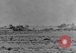 Standbild der britischen Armee 8 Nordafrika, 1943, aus Sekunde 53 historischem Filmmaterial Videoclip 65675078197