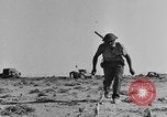 Standbild der britischen Armee 8 Nordafrika, 1943, aus Sekunde 54 historischem Filmmaterial Videoclip 65675078198