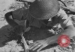 Standbild der britischen Armee 8 Nordafrika, 1943, aus Sekunde 60 historischem Filmmaterial Videoclip 65675078198