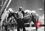 Standbild Native American Indian verlässt Reservierung für Internat United States USA, 1941, aus Sekunde 3 historischem Filmmaterial Videoclip 65675078232