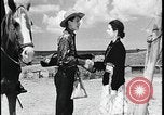 Standbild Native American Indian verlässt Reservierung für Internat United States USA, 1941, aus Sekunde 23 historischem Filmmaterial Videoclip 65675078232