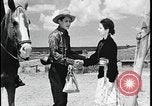Standbild Native American Indian verlässt Reservierung für Internat United States USA, 1941, aus Sekunde 24 historischem Filmmaterial Videoclip 65675078232