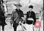 Standbild Native American Indian verlässt Reservierung für Internat United States USA, 1941, aus Sekunde 25 historischem Filmmaterial Videoclip 65675078232