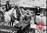 Standbild Native American Indian verlässt Reservierung für Internat United States USA, 1941, aus Sekunde 32 historischem Filmmaterial Videoclip 65675078232