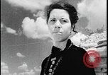 Standbild Native American Indian verlässt Reservierung für Internat United States USA, 1941, aus Sekunde 36 historischem Filmmaterial Videoclip 65675078232