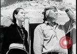 Standbild Native American Indian verlässt Reservierung für Internat United States USA, 1941, aus Sekunde 50 historischem Filmmaterial Videoclip 65675078232